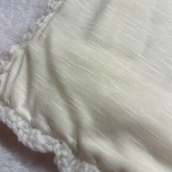Handmade Crocheted Baby Blanket Throw White/Peach - Picture 5 of 6